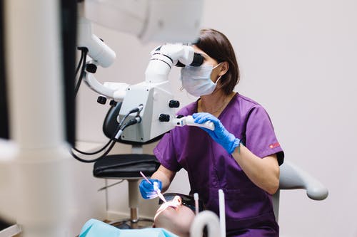 The Best Advantages of Visiting a Professional Dental Facility