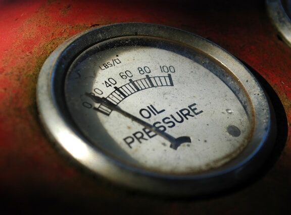 Why Your Oil Pressure Gauge Is Sending Warning Signs That You Shouldn’t Ignore?